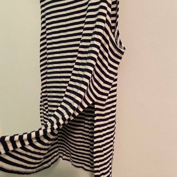 A white and dark blue strip top - Picture 2 of 2